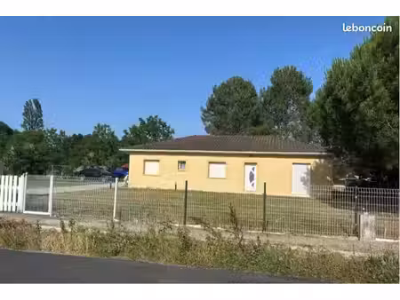 à louer maison de plus de 100m2 avec grand terrain proximité bordeaux