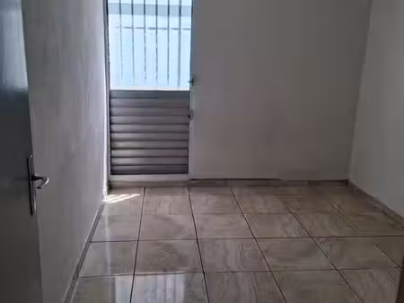 location nue appartement 4 pièces 52 m² les abymes (97139) 800