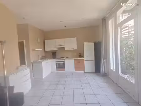 appartement t2 cc( eau froide et chauffage compris