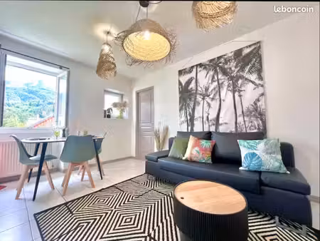 appartement t2 avec vue montagne - cave et parking - disponible le 12 septembre 2026