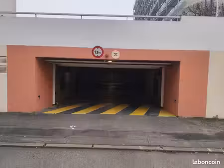 parking / box location