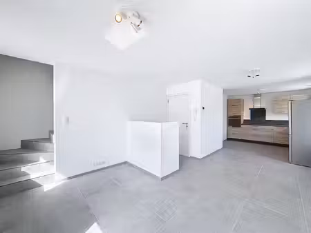 duplex à louer à rue des ecoles 118 ciney (vbe56571)