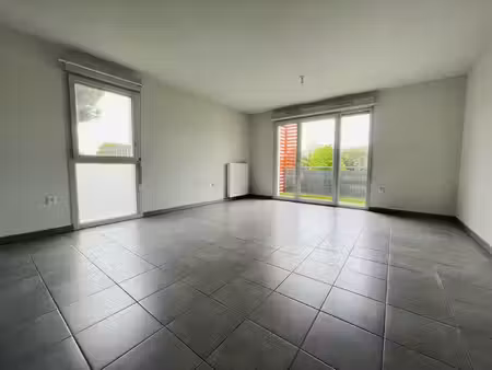 blagnac - appartement t3 de 65 m2 avec balcon - 2 places de