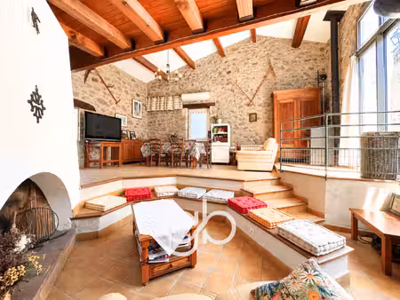 maison en pierre 4 pièces 115 m2 - terrasse et cave voûtée -