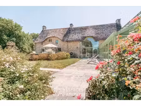 propriété au charme intemporel avec piscine  étang et dépendance