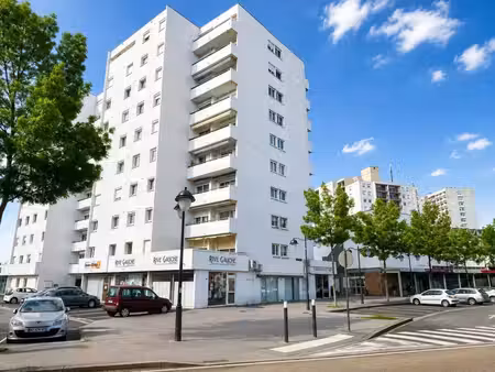 appartement avec balcon dans résidence de standing