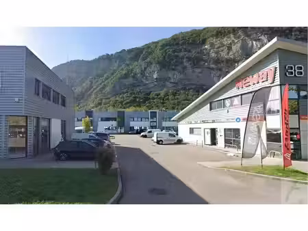 location entrepôt echirolles 38130 342m²