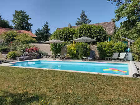 maison + 3 gîtes + piscine