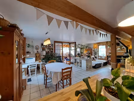 ville en sallaz  jolie maison de 115 m2 avec terrain arboré