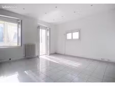 local professionnel véranda 84 m2 montolivet