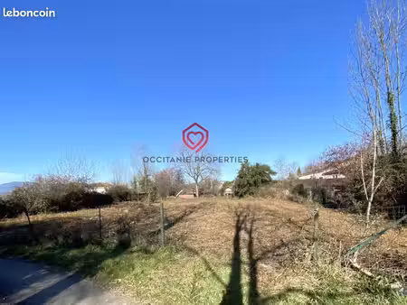 terrain 1100 m² lescure