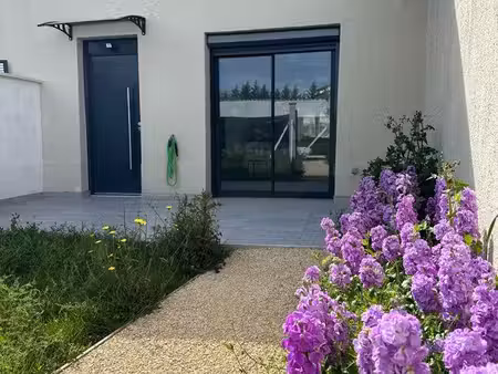 duplex t2 récent - meublé - place de parking