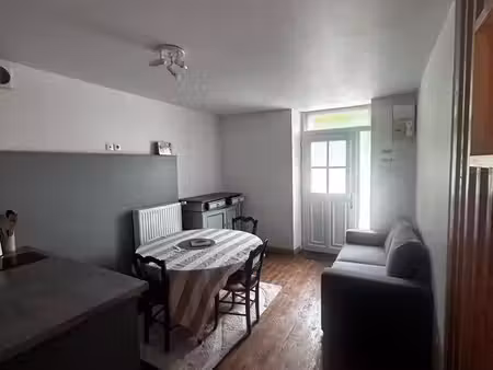 location appartement savignac les églises