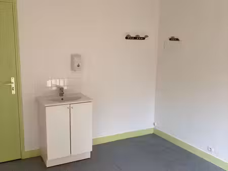 rare - local professionnel lumineux de 42 m² idéal professions libérales / médicales – 3 p