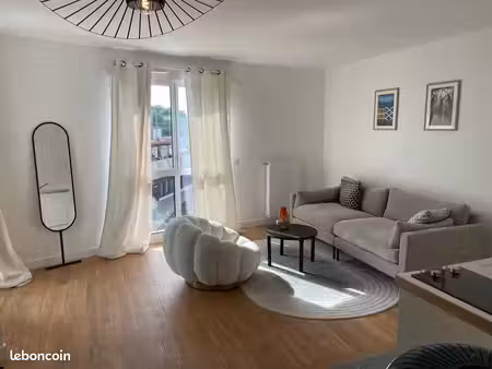 appartement à louer 38m² - saint-cyr-l'ecole