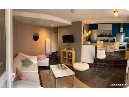 maison meublée 58m² - pouzolles - 2 ch + combles