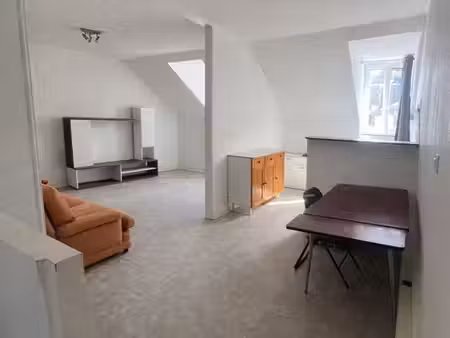 appartement t2 - 47 m2 - plein centre fougeres – semi-meublé