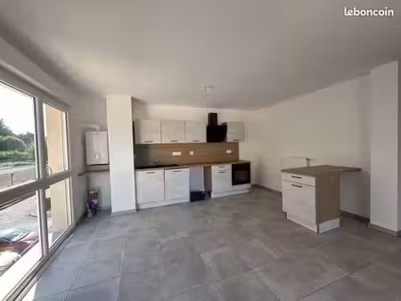 à louer – appartement t2 de 51 m² – résidence avec ascenseur – parking et garage neuf