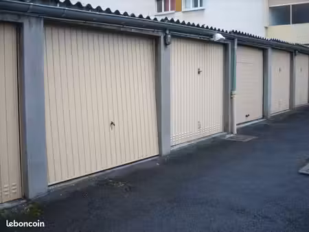 loue garage fermé clermont frd / chamalieres bdf