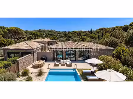 villa avec piscine en bord de mer saint-tropez (83)