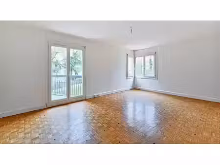 location appartement 3 pièces 80.83 m² à ville-d'avray (92410)  1 890 €