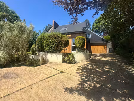 maison d'architecte en bordure de forêt  proche centre-ville  calme absolu  6 chambres.