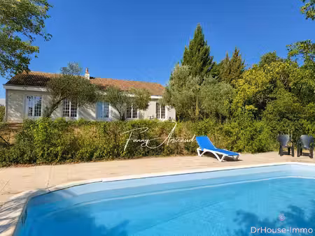 vix - propriété sur plus d'un hectare 4 chambres  piscine  grand garage et terrain constru