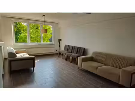 appartement 2 ch. lumineux à berchem-sainte-agathe