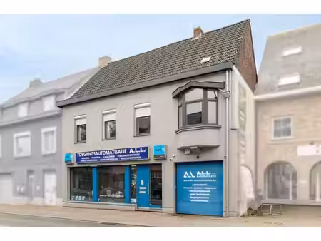 immeuble de rapport avec commerce et appartement