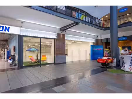emplacement commercial de premier choix au shopping den tir