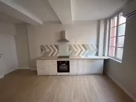 location appartement 2 pièces 45 m² à castres (81100)  570 €
