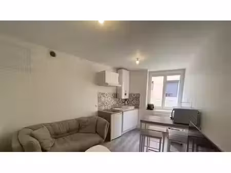 location meublée appartement 2 pièces 33 m² à saint-etienne (42000)  400 €