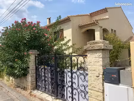maison avec jardin  3 chambres climatisées