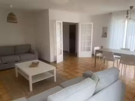 location meublée appartement 5 pièces 102 m² à montpellier (34000)  555 €