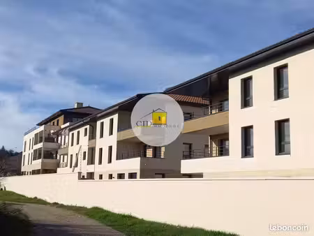 parking/box 14 m² saint-pierre-de-chandieu
