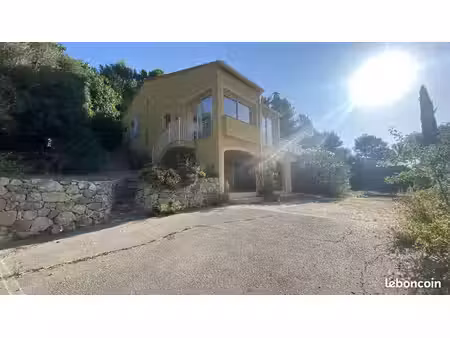 propriété 6 pièces 150 m²