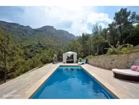 maison 160m2 avec vue panoramique incroyable calme absolue 8050m2 de terrain