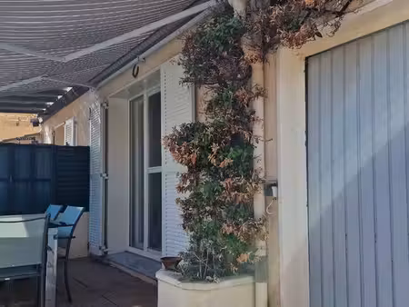 charmante villa jumelée d'un côté