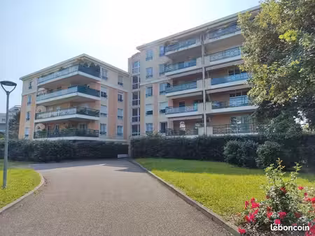 t4 94m² avec terrasse + garage(s)