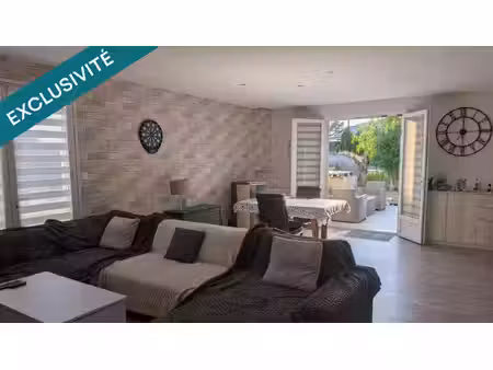 maison de plain-pied dans un village recherché