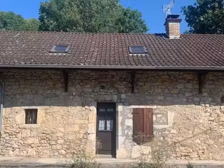 a vendre belle maison de village en pierre d'environ 78 m2