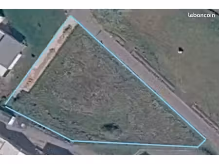 terrain constructible de 3325m2 dans zone d'activité