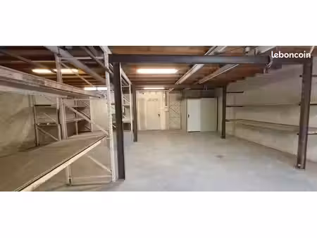 la garde – local d’activité 200 m² avec cour privative clôturée