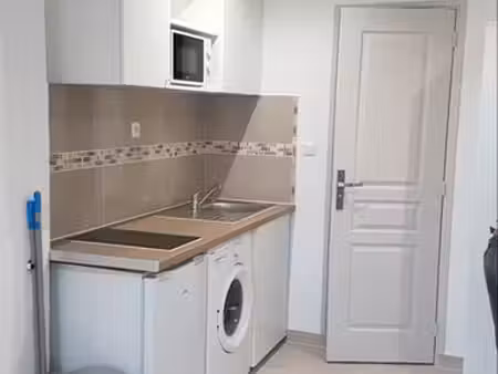 studio vendu renover et meublé rent 8%