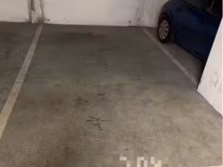 location place parking sécurisée