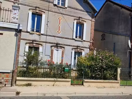 maison à rénové 85m2 + 823m2 de jardin