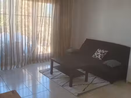 studio meublé pour une fille