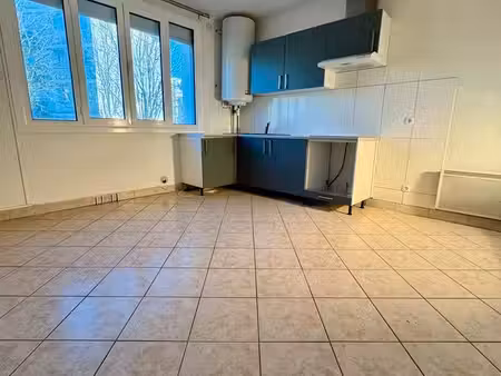 a louer 3 pièces 42m² + parking à le kremlin bicêtre 1280