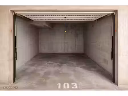 garage fermé 23 m² – bastia