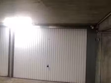 loue garage fermé